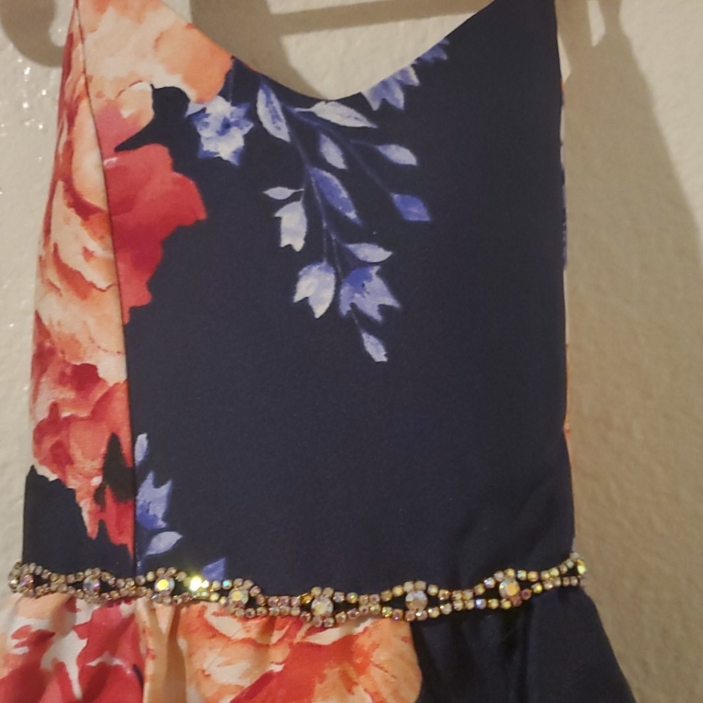 Dress - Picture 2 of 3